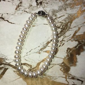 Handmade pearl bracelet